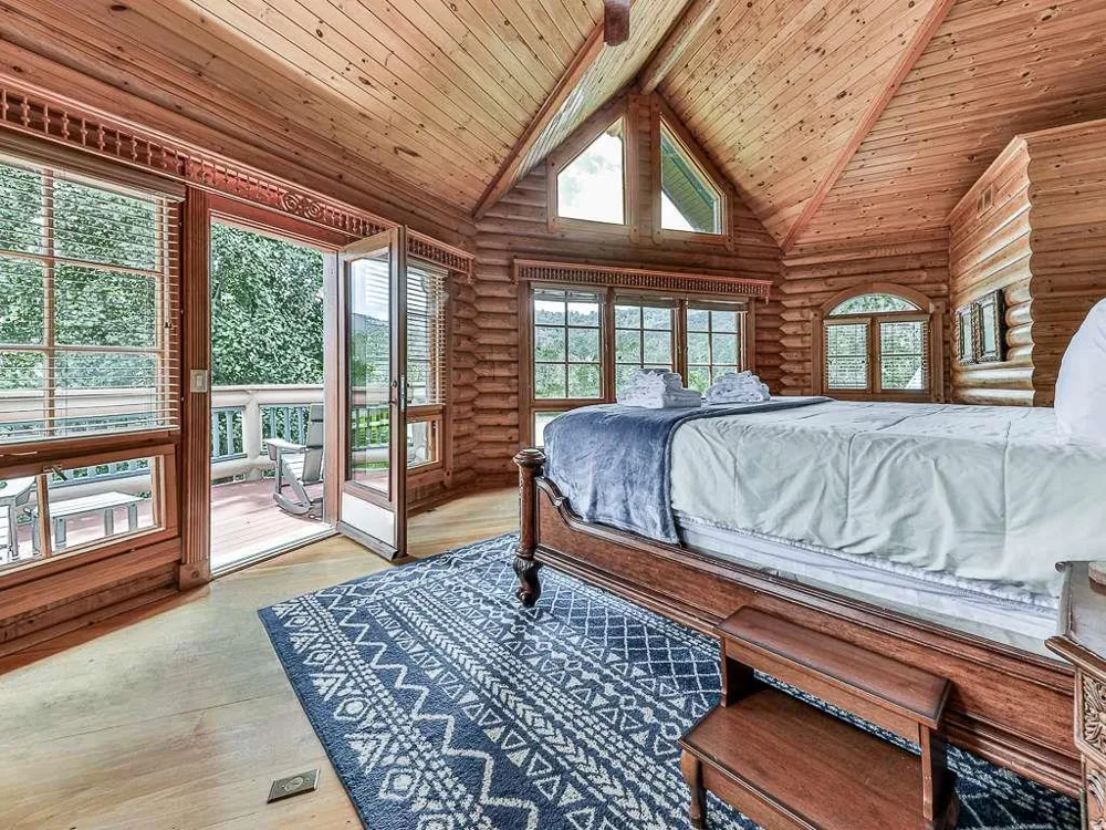 201 Mountainside Parkway Ellijay, GA 30536