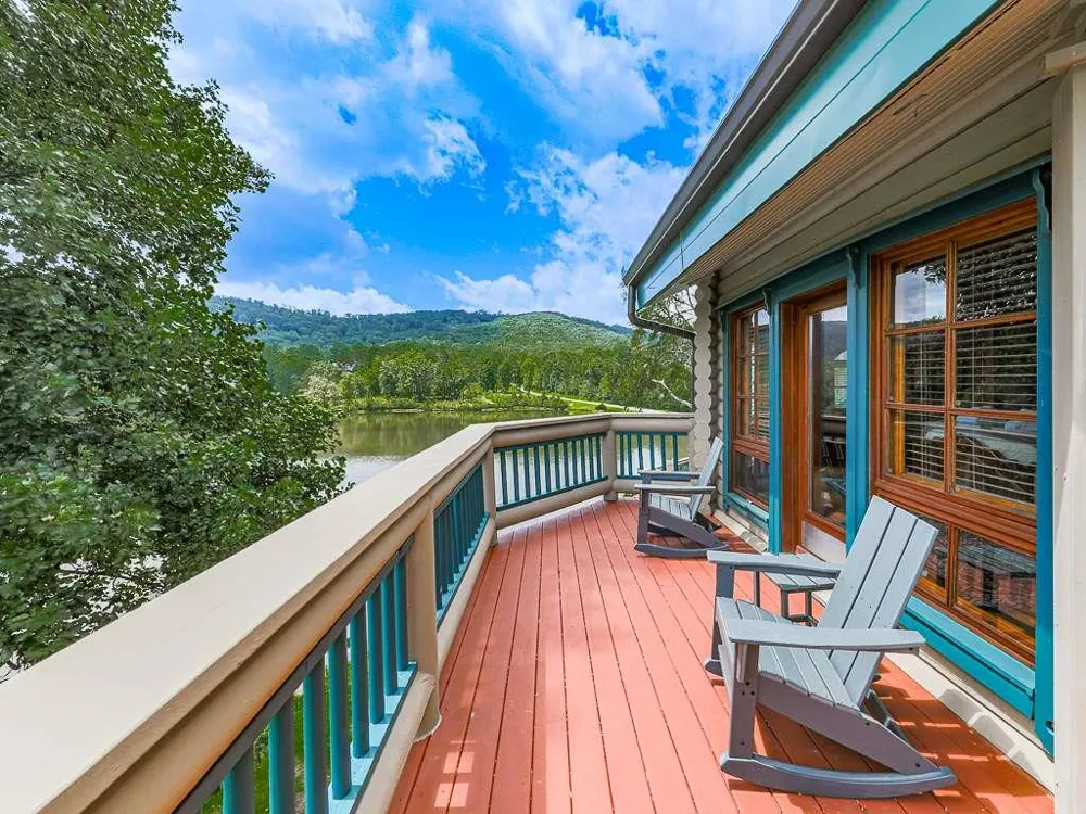 201 Mountainside Parkway Ellijay, GA 30536