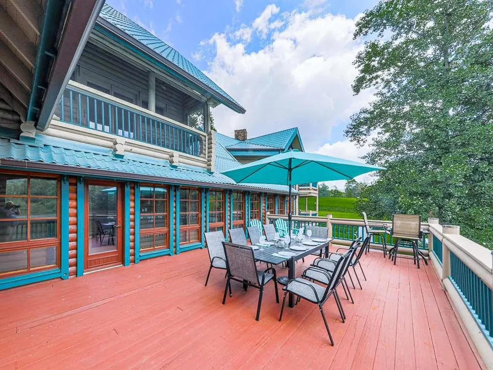 201 Mountainside Parkway Ellijay, GA 30536