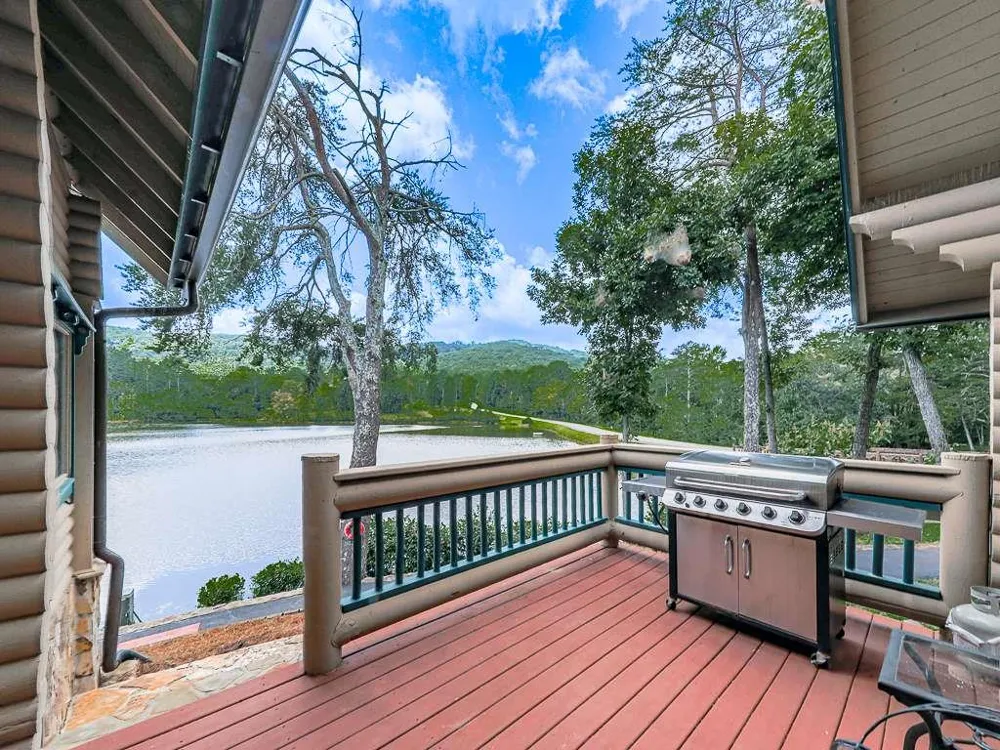 201 Mountainside Parkway Ellijay, GA 30536