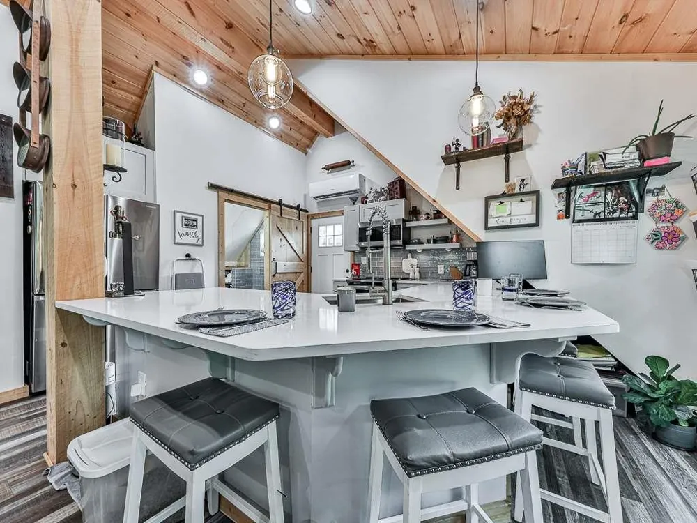 201 Mountainside Parkway Ellijay, GA 30536
