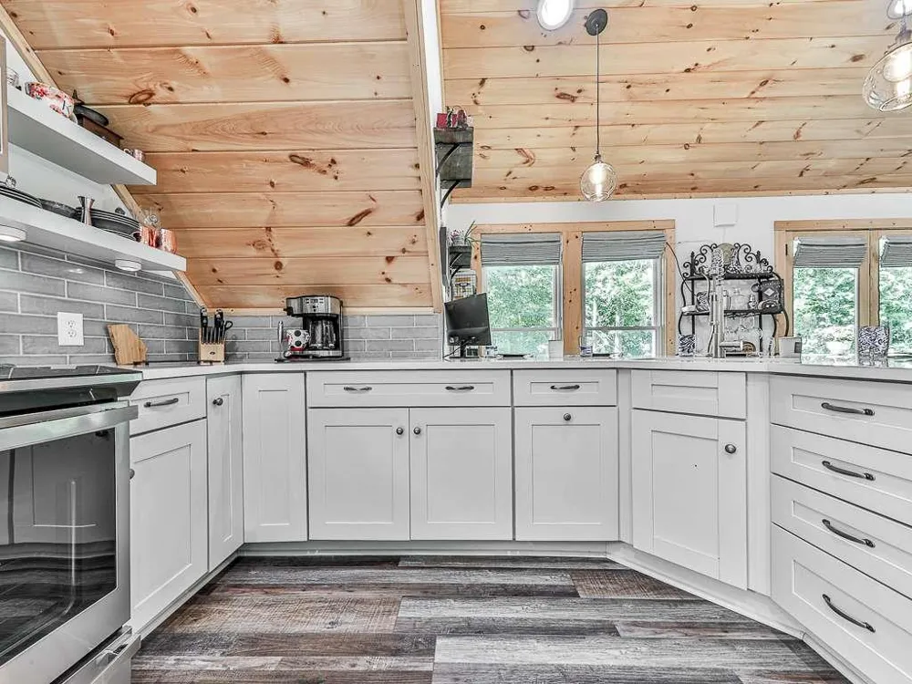 201 Mountainside Parkway Ellijay, GA 30536