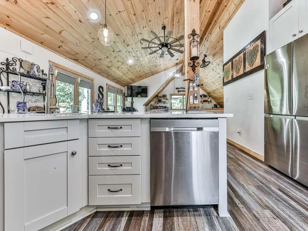 201 Mountainside Parkway Ellijay, GA 30536
