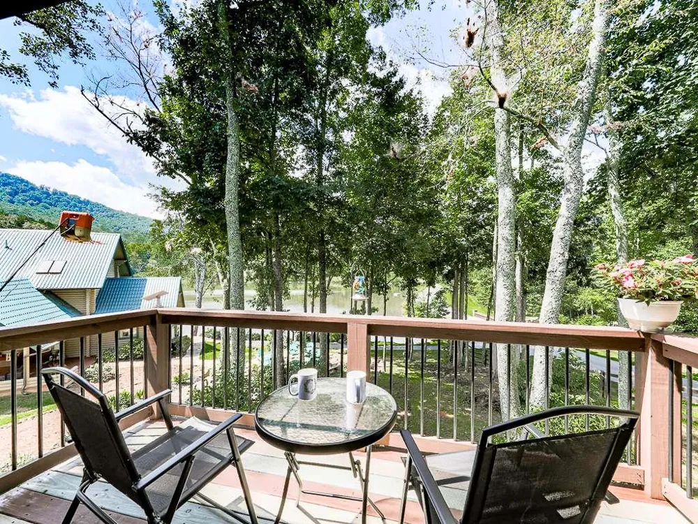 201 Mountainside Parkway Ellijay, GA 30536
