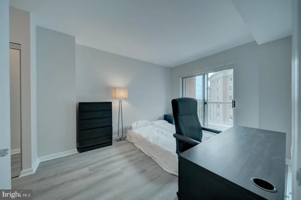 3101 HAMPTON DRIVE #1214 Alexandria, VA 22302