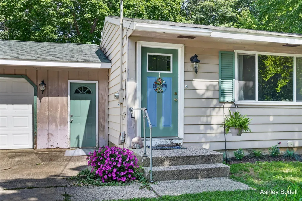 1448 Baywicke Drive SE Lowell, MI 49331