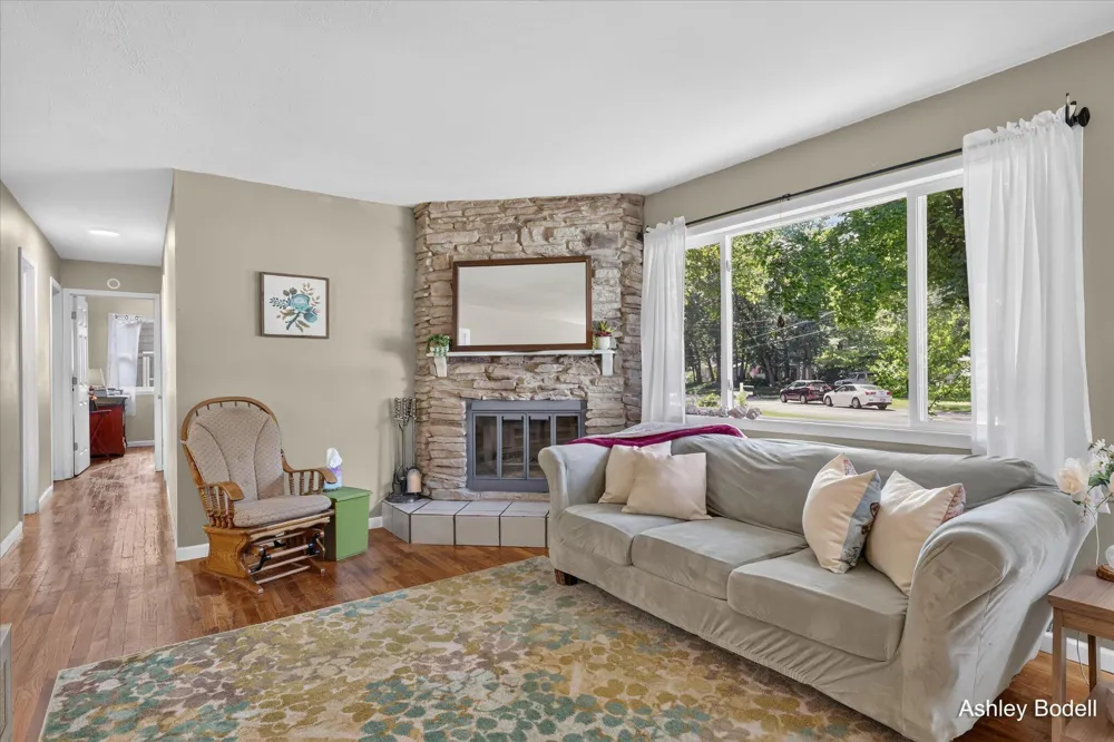 1448 Baywicke Drive SE Lowell, MI 49331