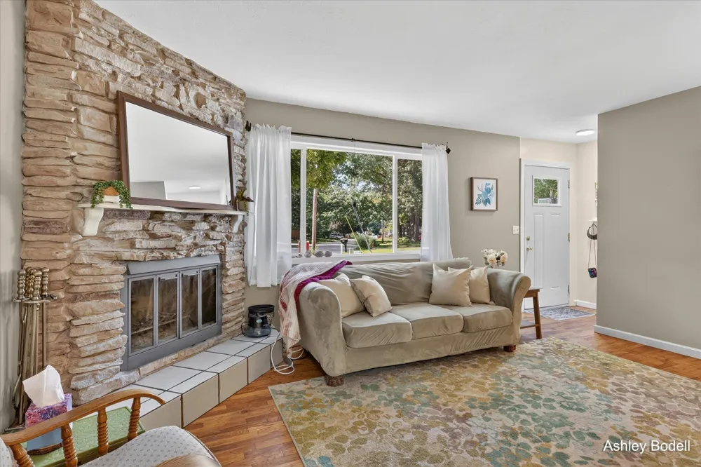 1448 Baywicke Drive SE Lowell, MI 49331