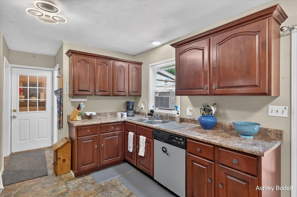 1448 Baywicke Drive SE Lowell, MI 49331