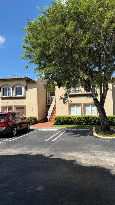 15771 SW 137th Ave #201