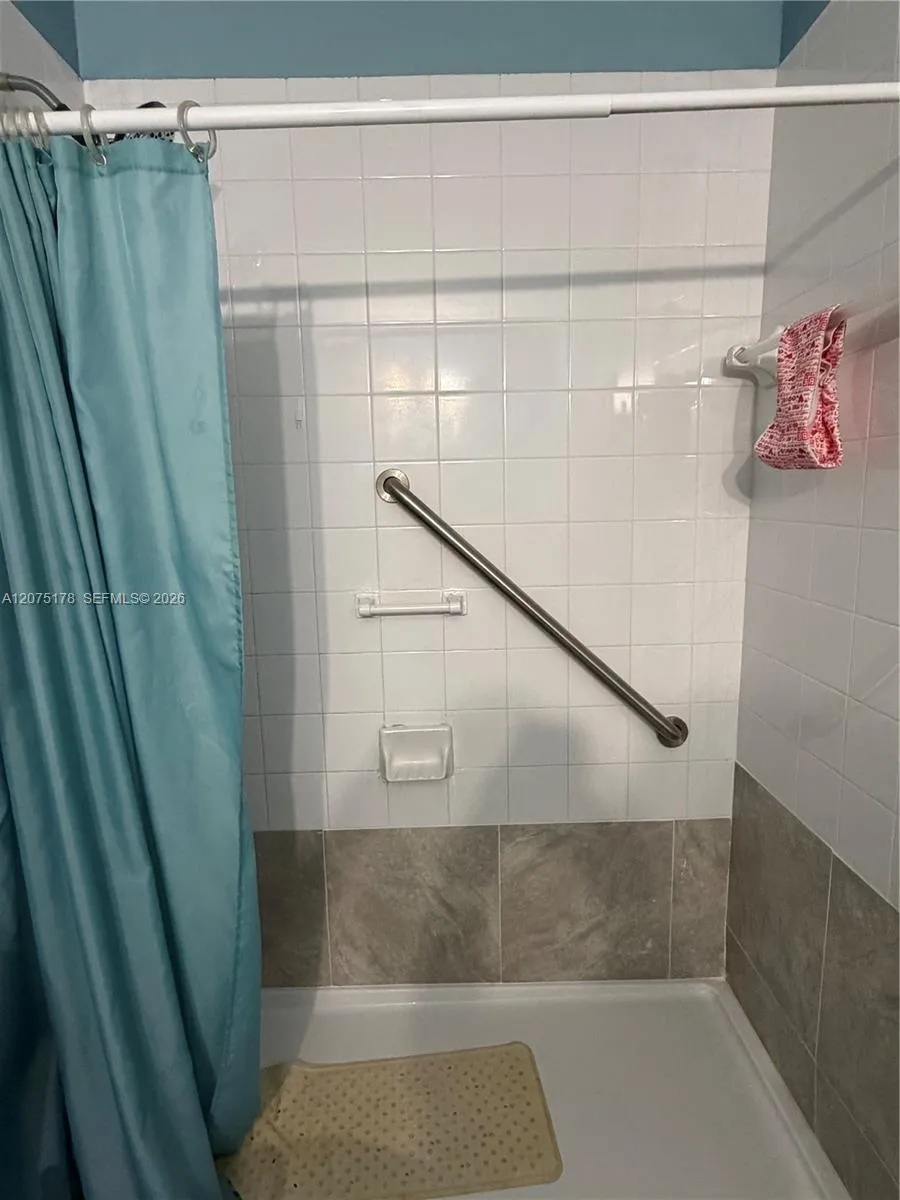 15771 SW 137th Ave #201 Miami, FL 33177
