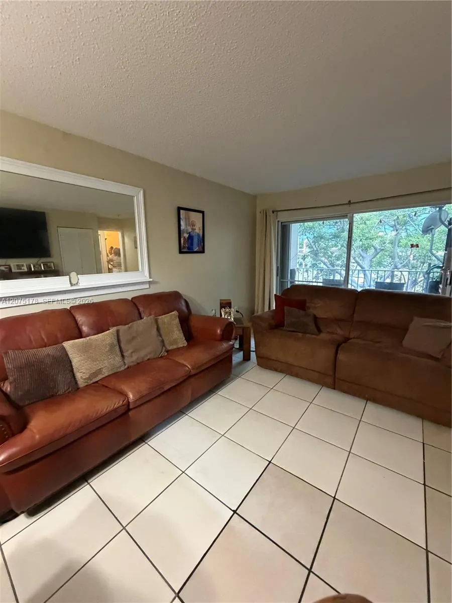 15771 SW 137th Ave #201 Miami, FL 33177