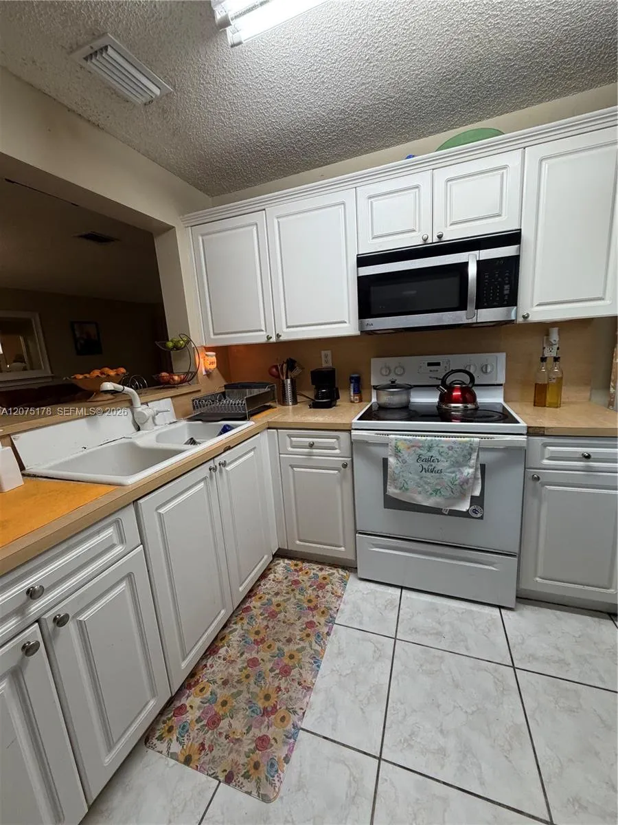 15771 SW 137th Ave #201 Miami, FL 33177