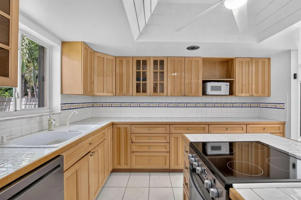 1820 SW 67th Terrace Plantation, FL 33317
