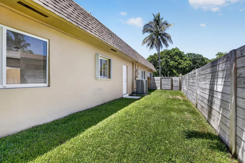 1820 SW 67th Terrace Plantation, FL 33317