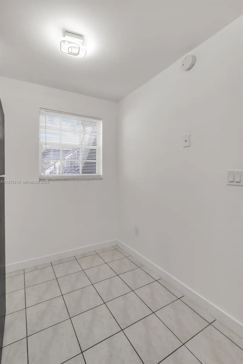 426 NE 210th Cir Ter #103-2 Miami, FL 33179