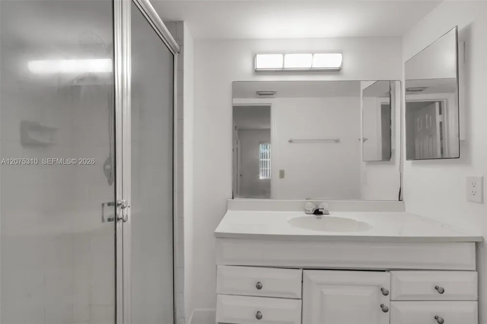 426 NE 210th Cir Ter #103-2 Miami, FL 33179