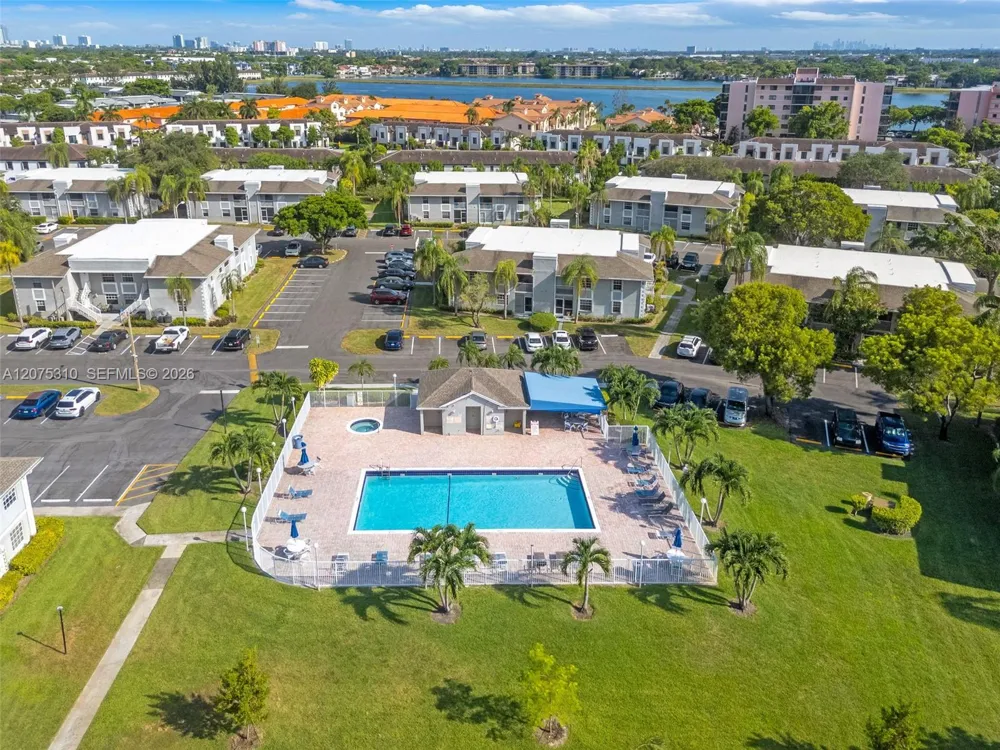 426 NE 210th Cir Ter #103-2 Miami, FL 33179