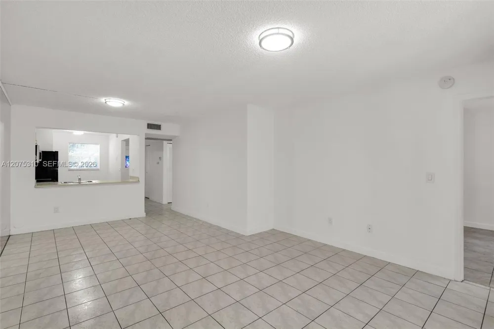 426 NE 210th Cir Ter #103-2 Miami, FL 33179