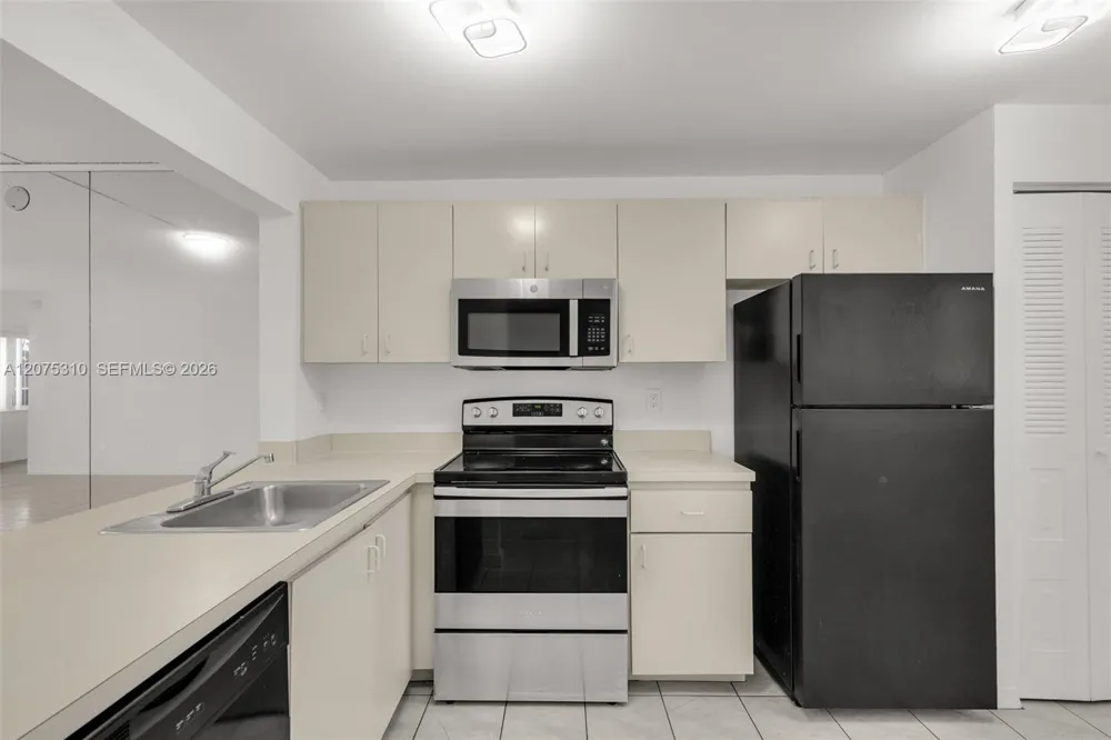 426 NE 210th Cir Ter #103-2 Miami, FL 33179