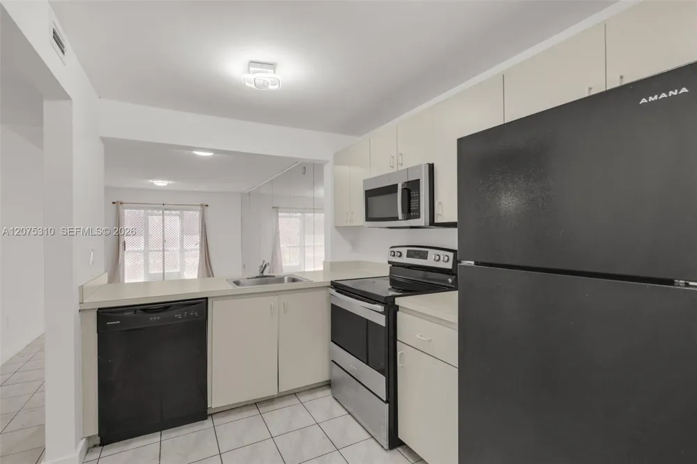 426 NE 210th Cir Ter #103-2 Miami, FL 33179