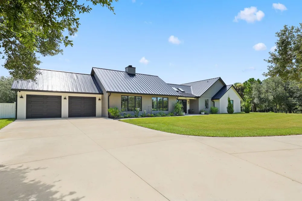 1955 SE 137TH WAY Okeechobee, FL 34974