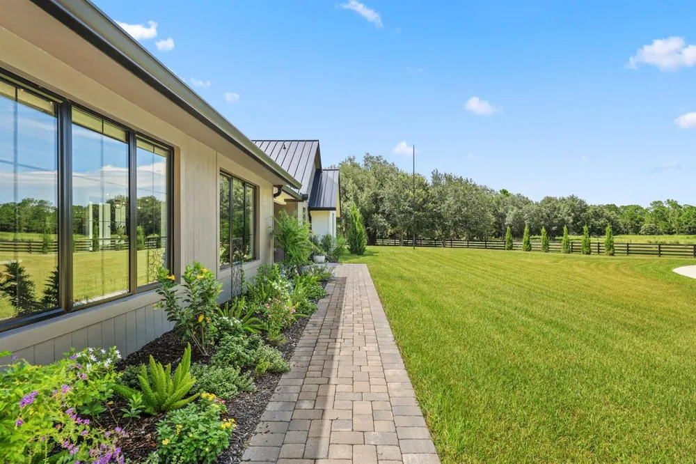 1955 SE 137TH WAY Okeechobee, FL 34974
