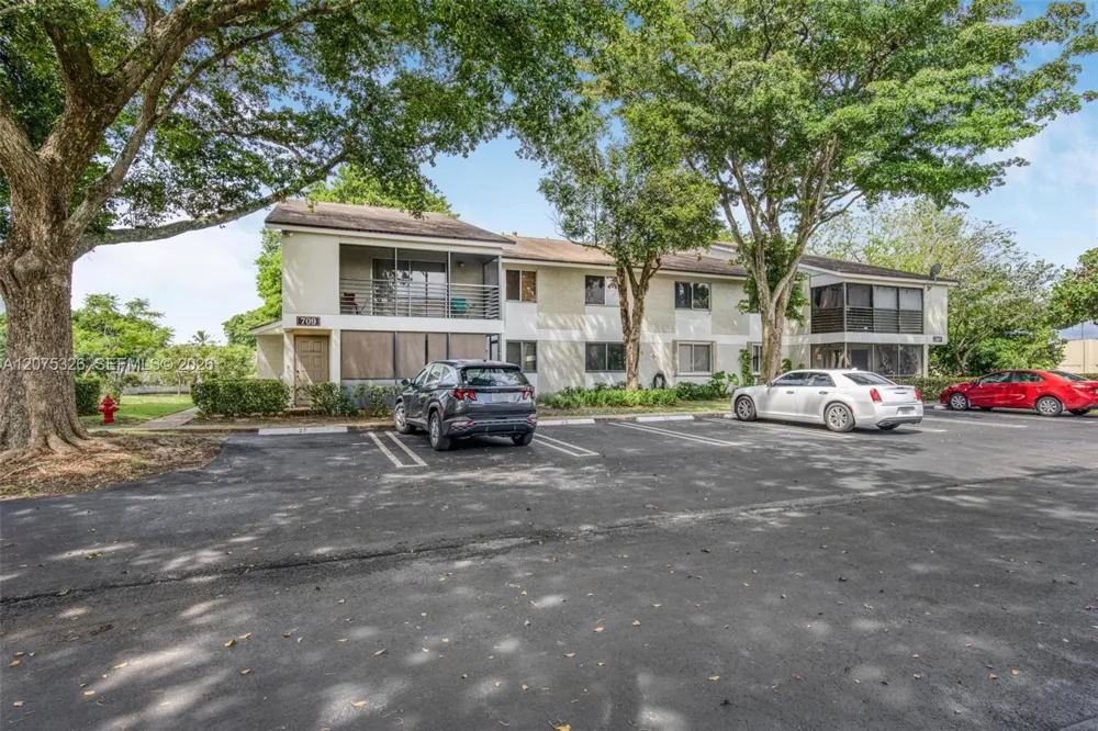 709 Gardens Dr #101 Pompano Beach, FL 33069