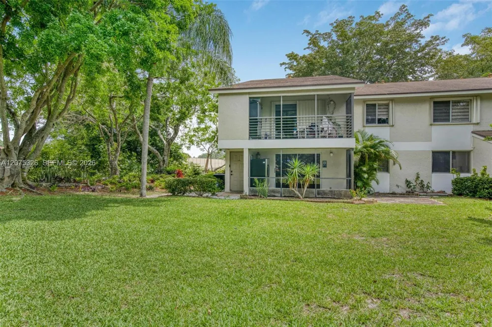 709 Gardens Dr #101 Pompano Beach, FL 33069