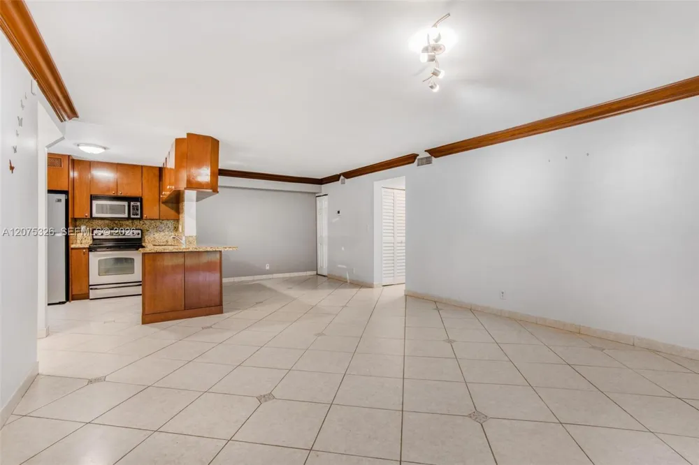 709 Gardens Dr #101 Pompano Beach, FL 33069