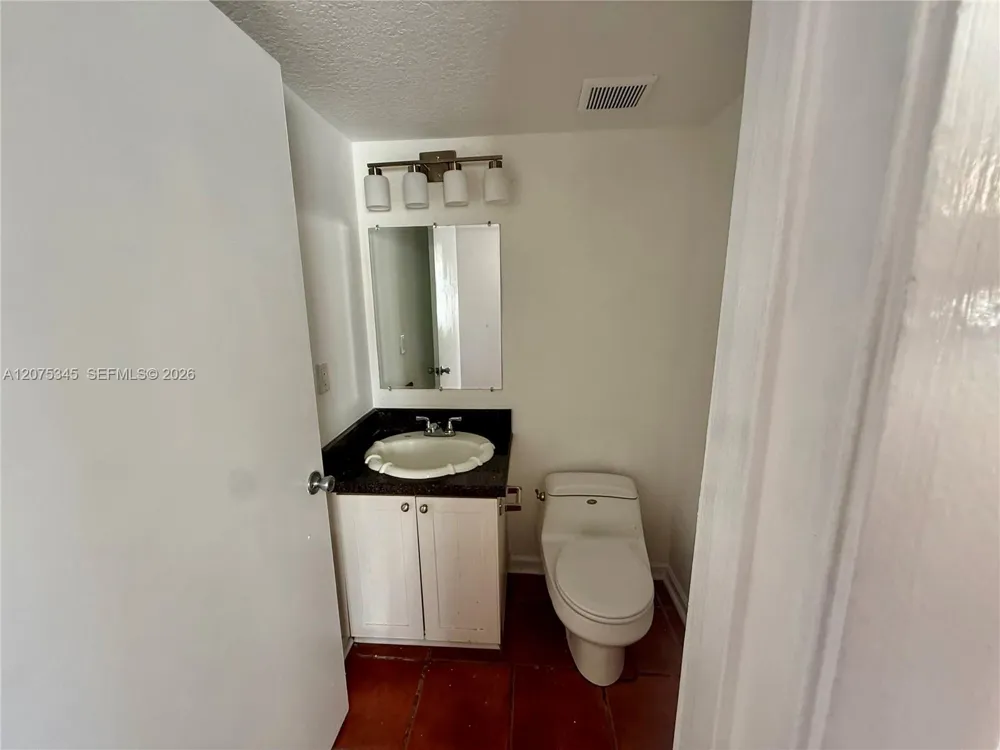 1094 SE 6th Ave #1094 Dania Beach, FL 33004