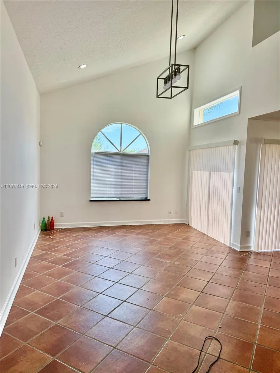 1094 SE 6th Ave #1094 Dania Beach, FL 33004