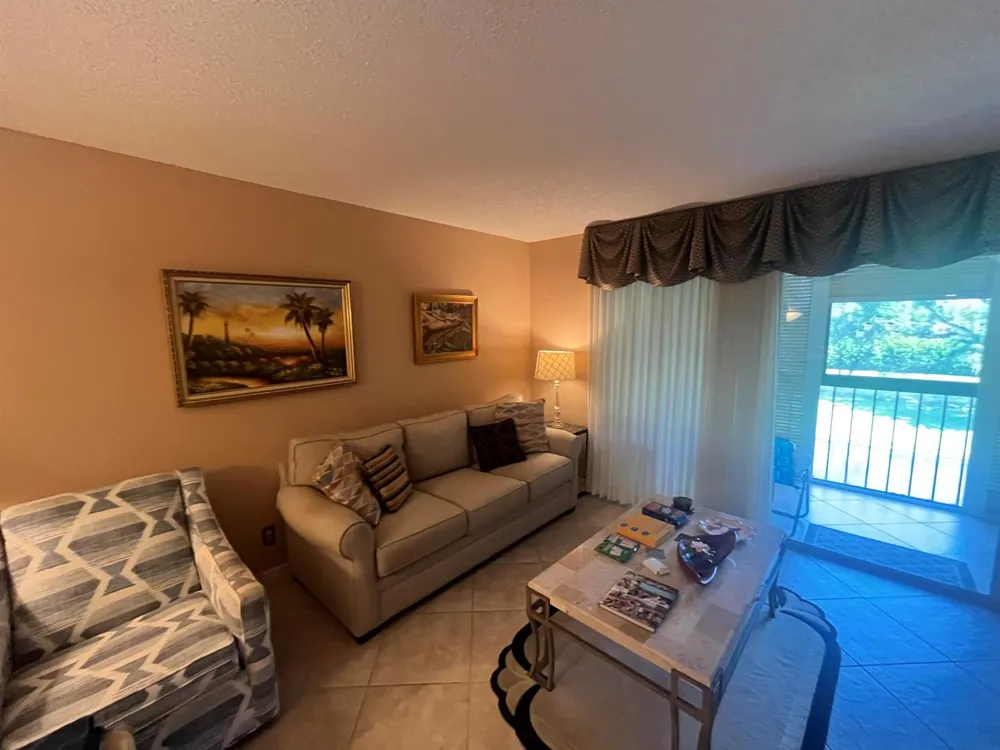 7185 HUNTINGTON LANE #306 Delray Beach, FL 33446