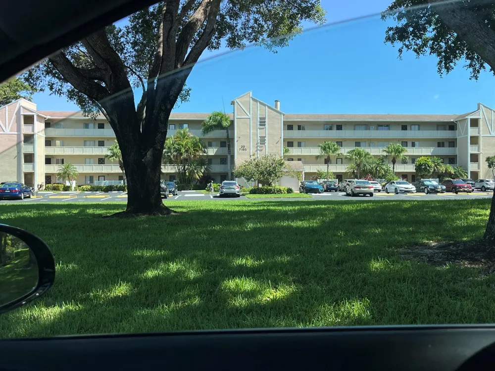 7185 HUNTINGTON LANE #306 Delray Beach, FL 33446