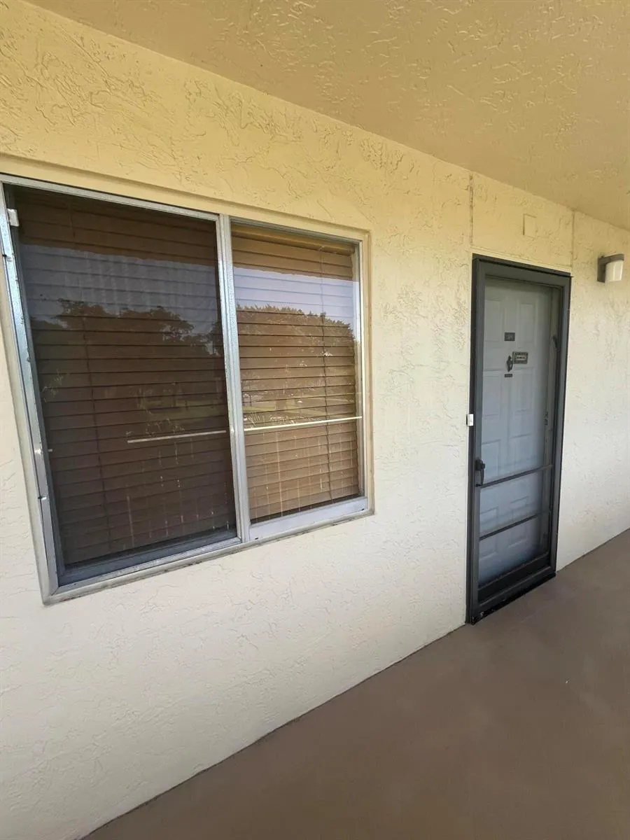 7185 HUNTINGTON LANE #306 Delray Beach, FL 33446