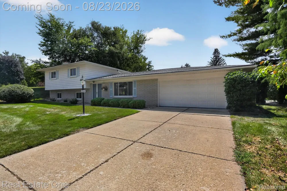 219 Allen Lake Drive White Lake Charter Township, MI 48386