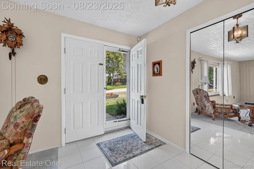 219 Allen Lake Drive White Lake Charter Township, MI 48386