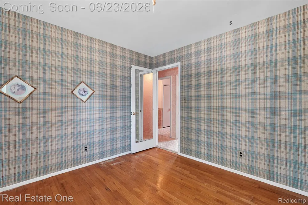 219 Allen Lake Drive White Lake Charter Township, MI 48386