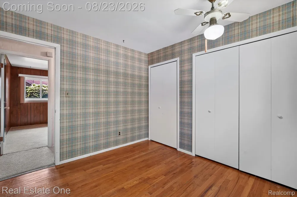 219 Allen Lake Drive White Lake Charter Township, MI 48386