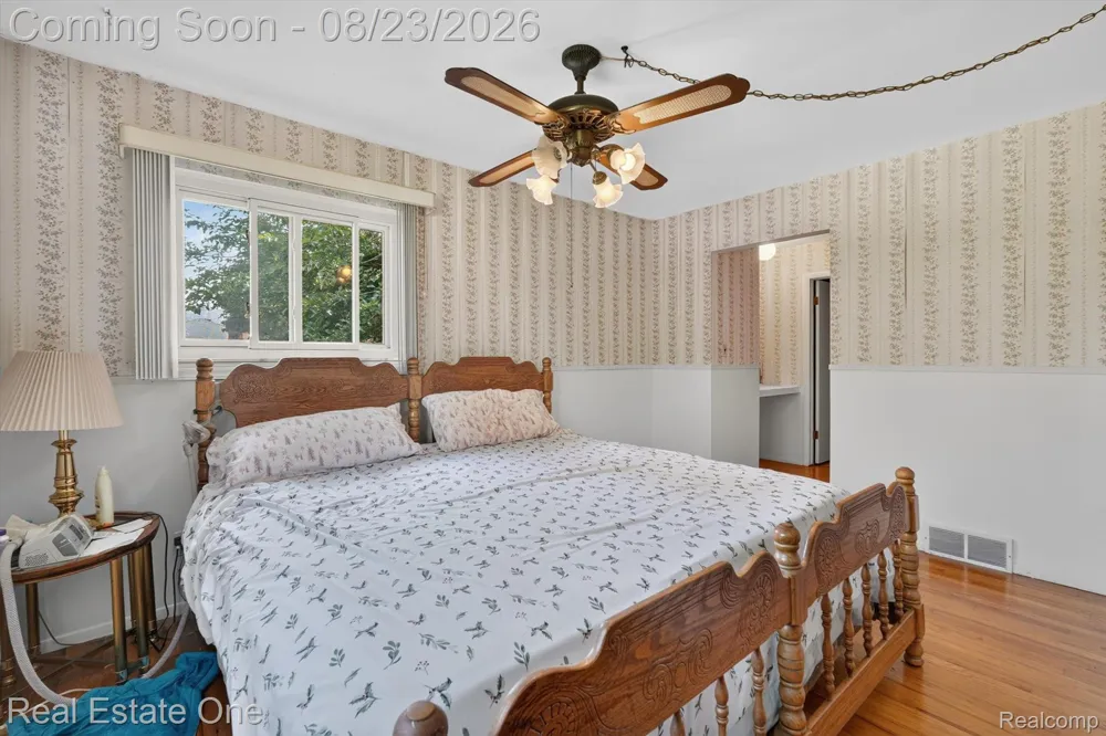 219 Allen Lake Drive White Lake Charter Township, MI 48386