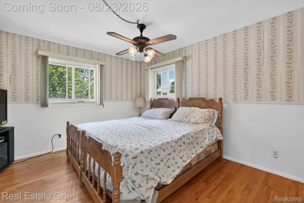 219 Allen Lake Drive White Lake Charter Township, MI 48386