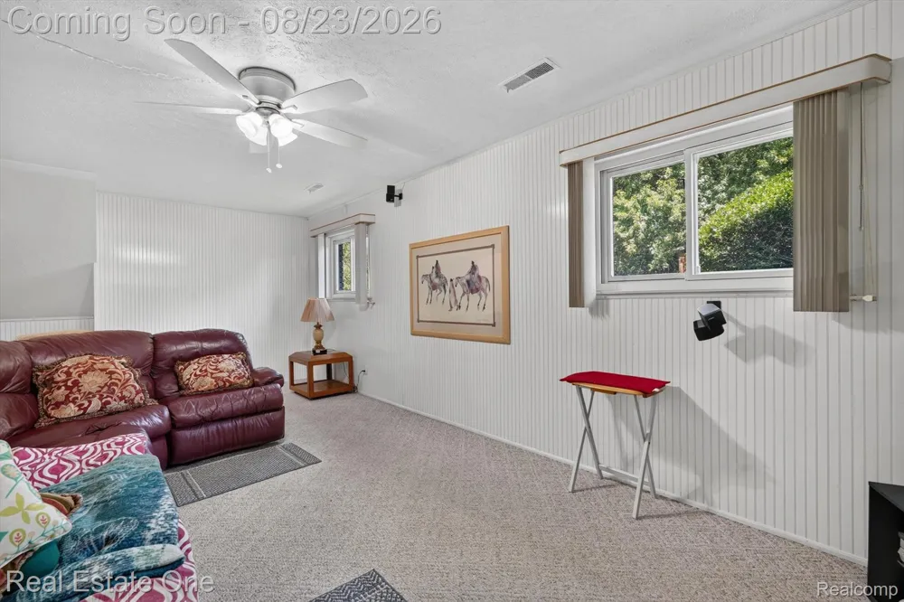 219 Allen Lake Drive White Lake Charter Township, MI 48386