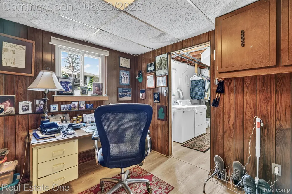 219 Allen Lake Drive White Lake Charter Township, MI 48386