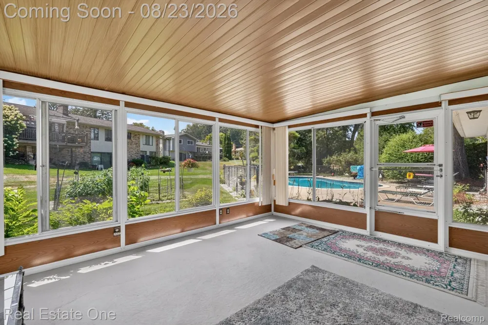 219 Allen Lake Drive White Lake Charter Township, MI 48386