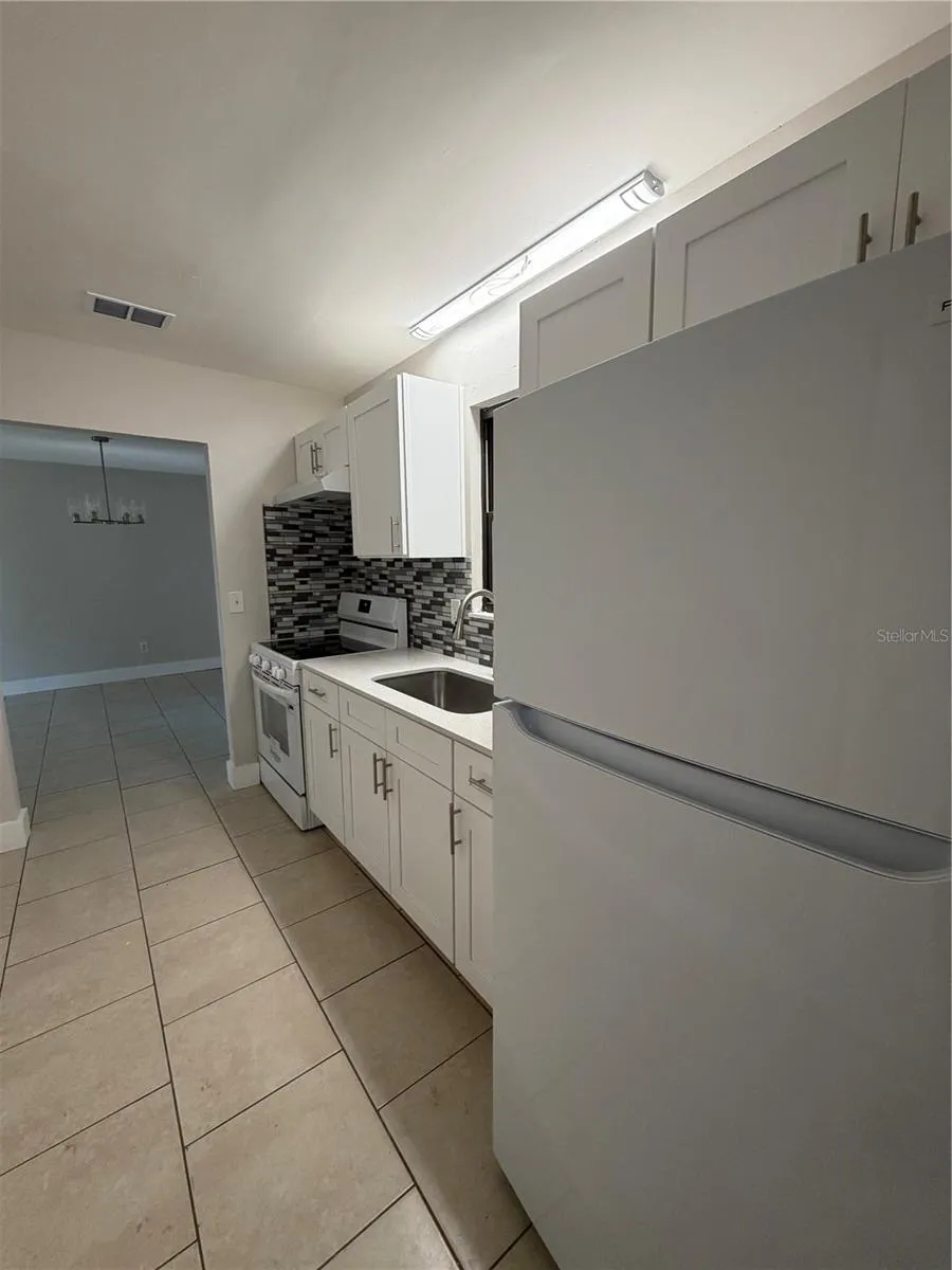 2520 JOHN BRUCE AVENUE Orlando, FL 32811