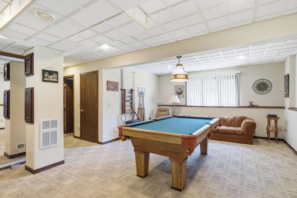 12959 Black Hills Drive Burnsville, MN 55337