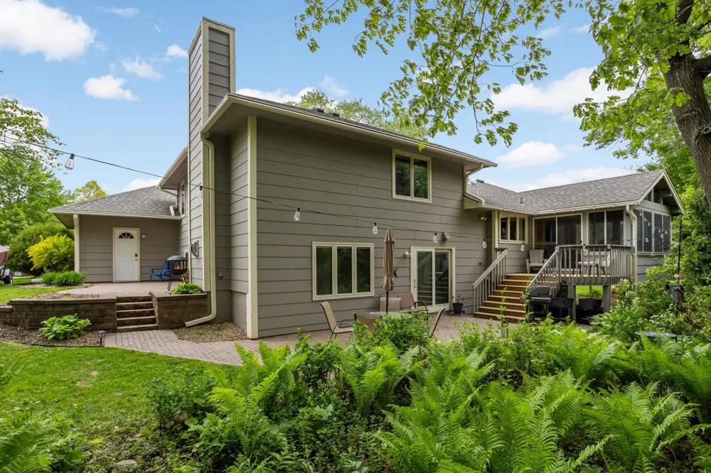 105 Interlachen Road Burnsville, MN 55306