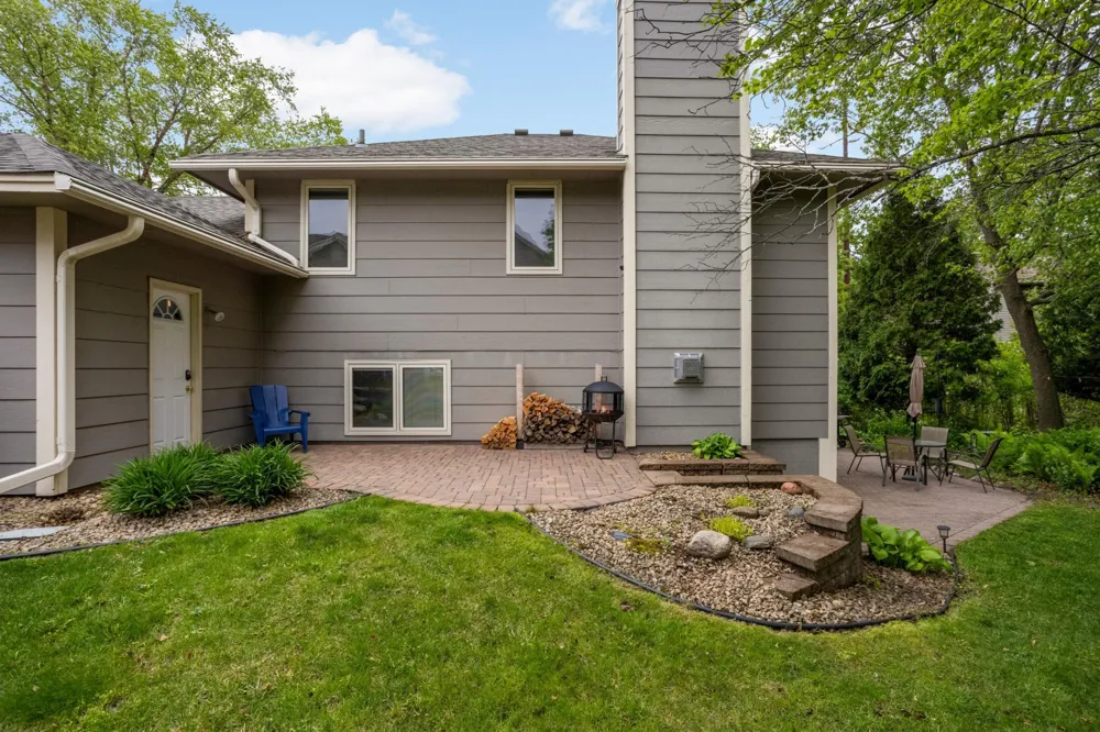 105 Interlachen Road Burnsville, MN 55306