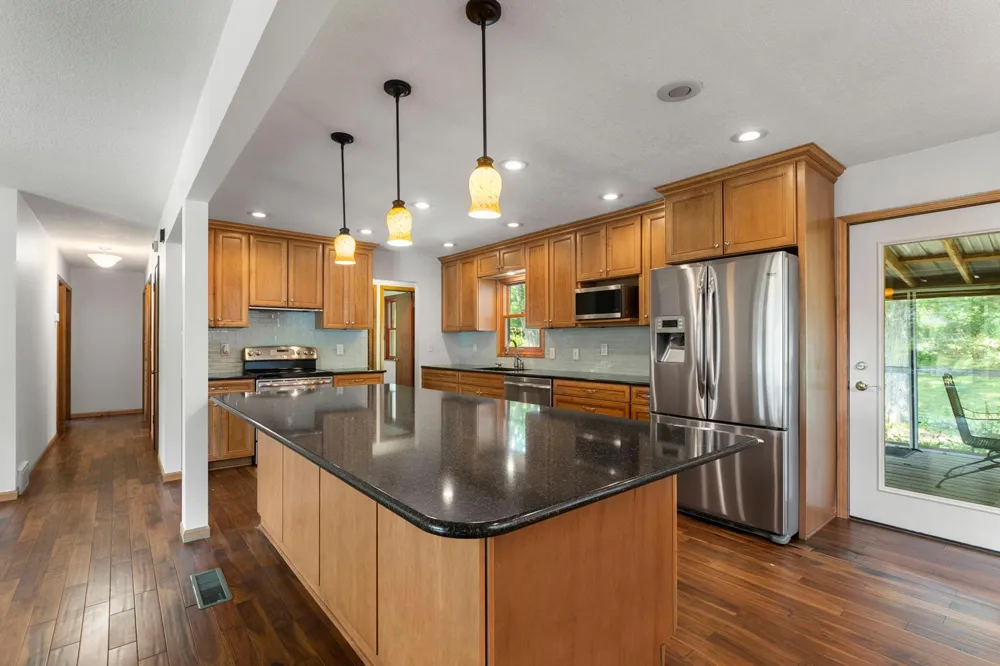 9725 Queen Road Bloomington, MN 55431