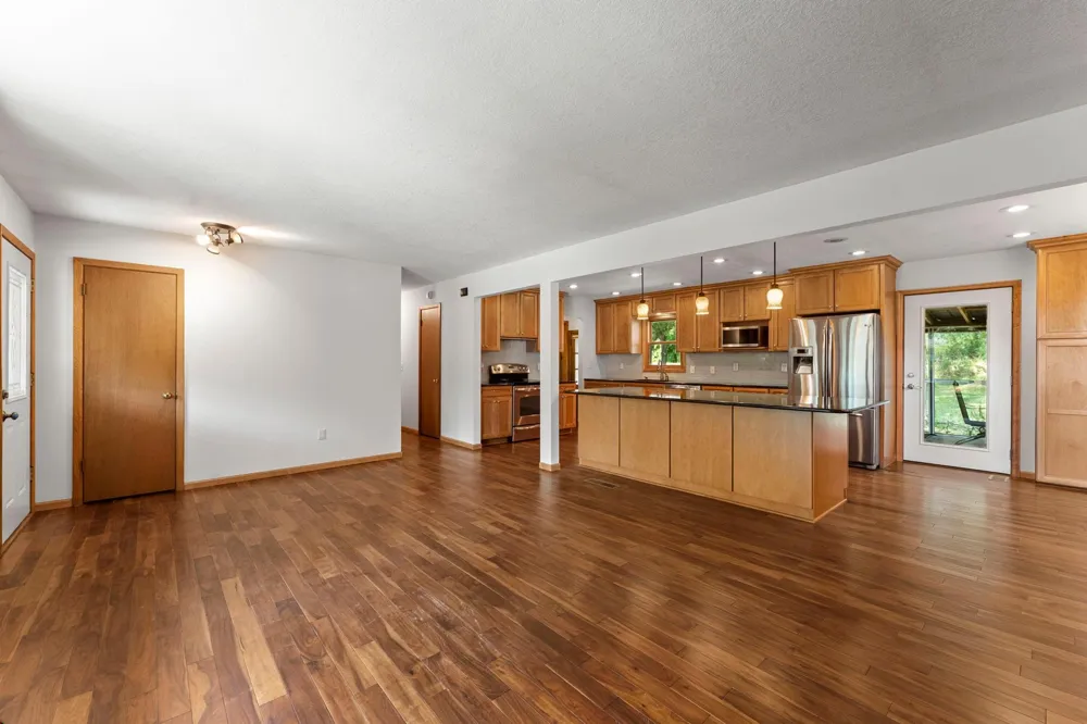 9725 Queen Road Bloomington, MN 55431